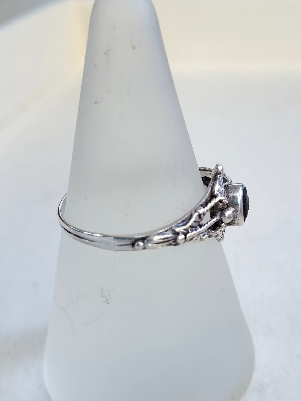Sterling Silver Filigree Ring with Abalone Accent • Size 6.75 - Picture 5 of 9